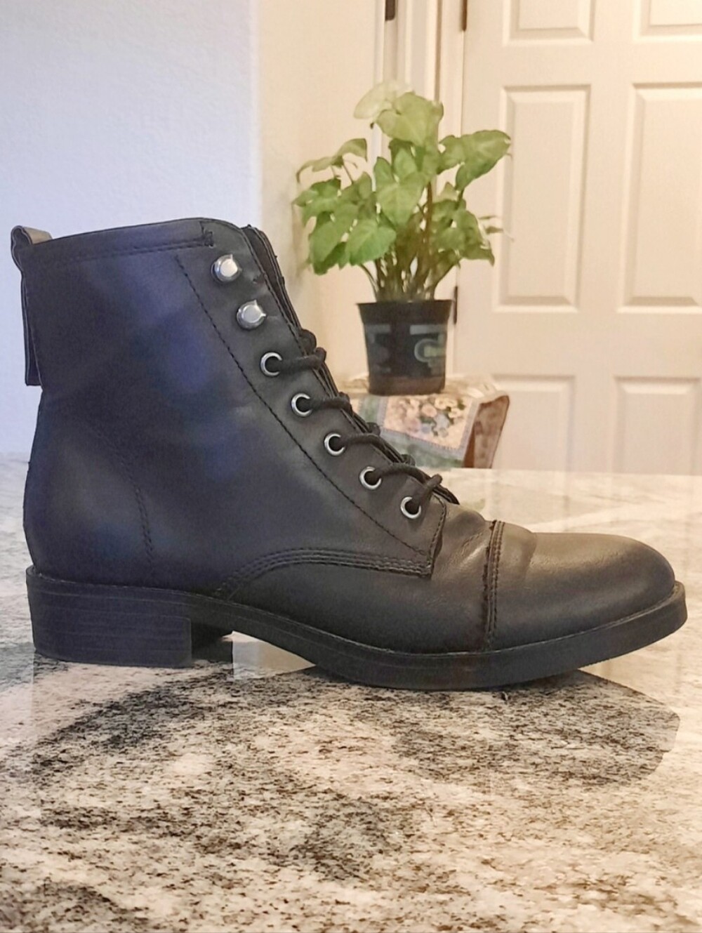 Women's Steve Madden MADDEN GIRL booties SIZE 7 M